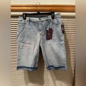Woman’s Jean shorts